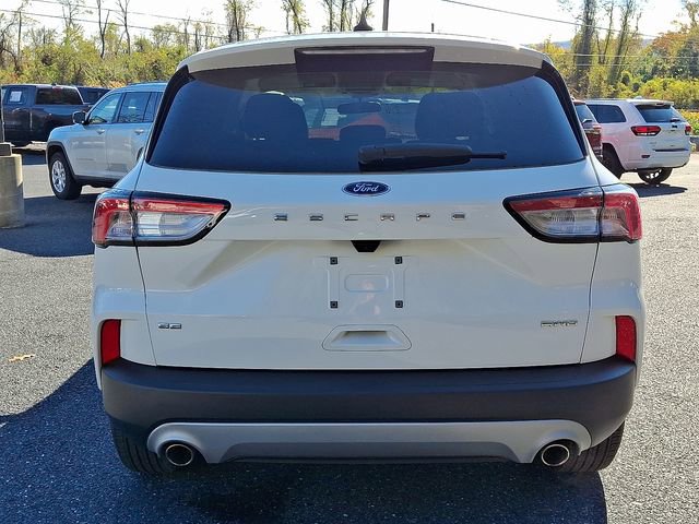 Used 2022 Ford Escape SE image 9