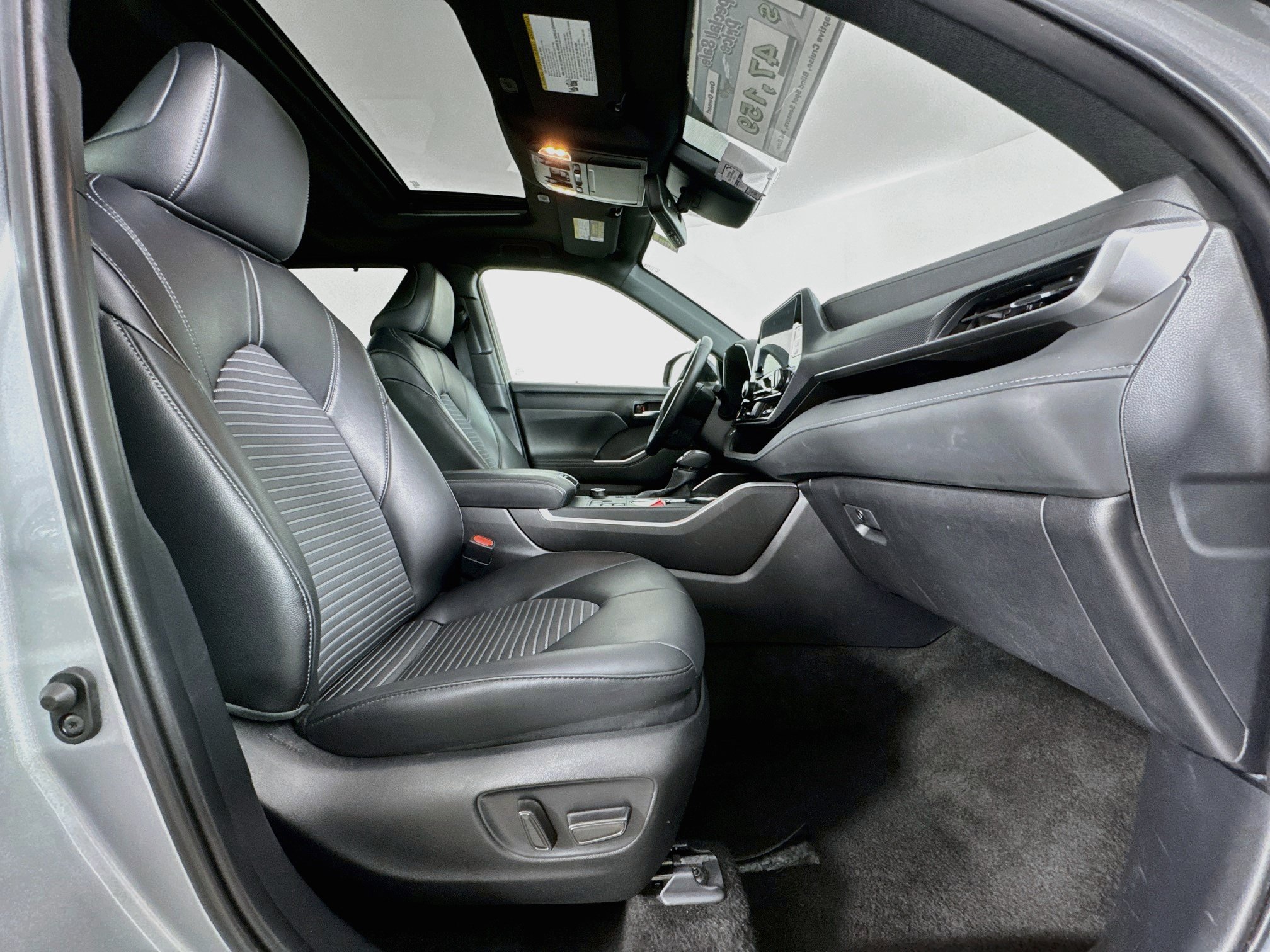 Certified 2025 Toyota Highlander XSE AWD/4WD image 29