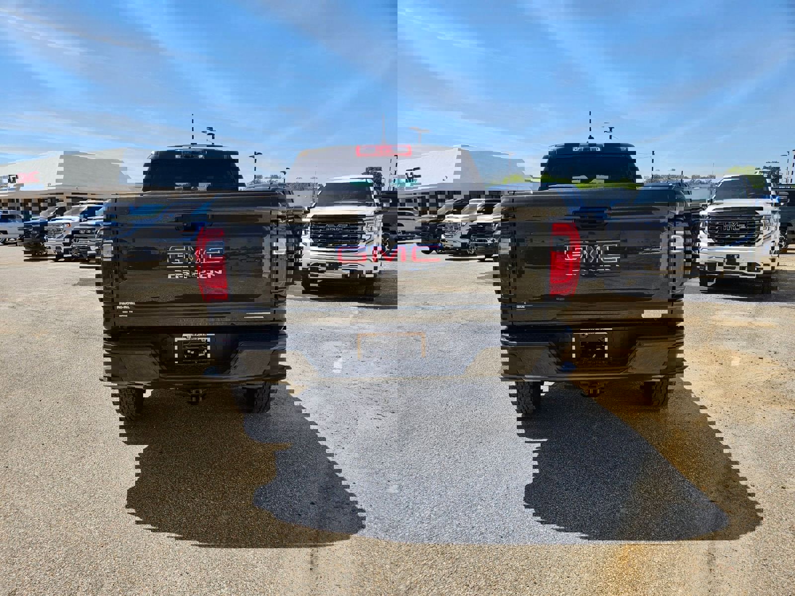 Used 2024 GMC Canyon Elevation image 5