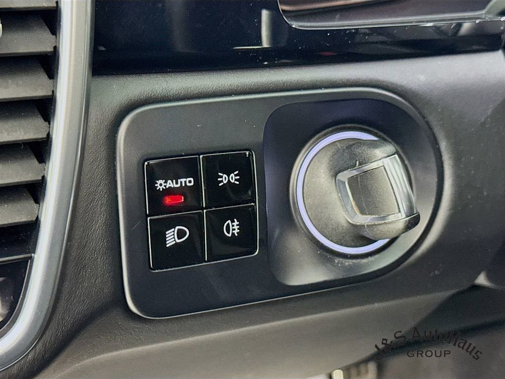 Used 2020 Porsche Cayenne Turbo w/ Assistance Package image 10