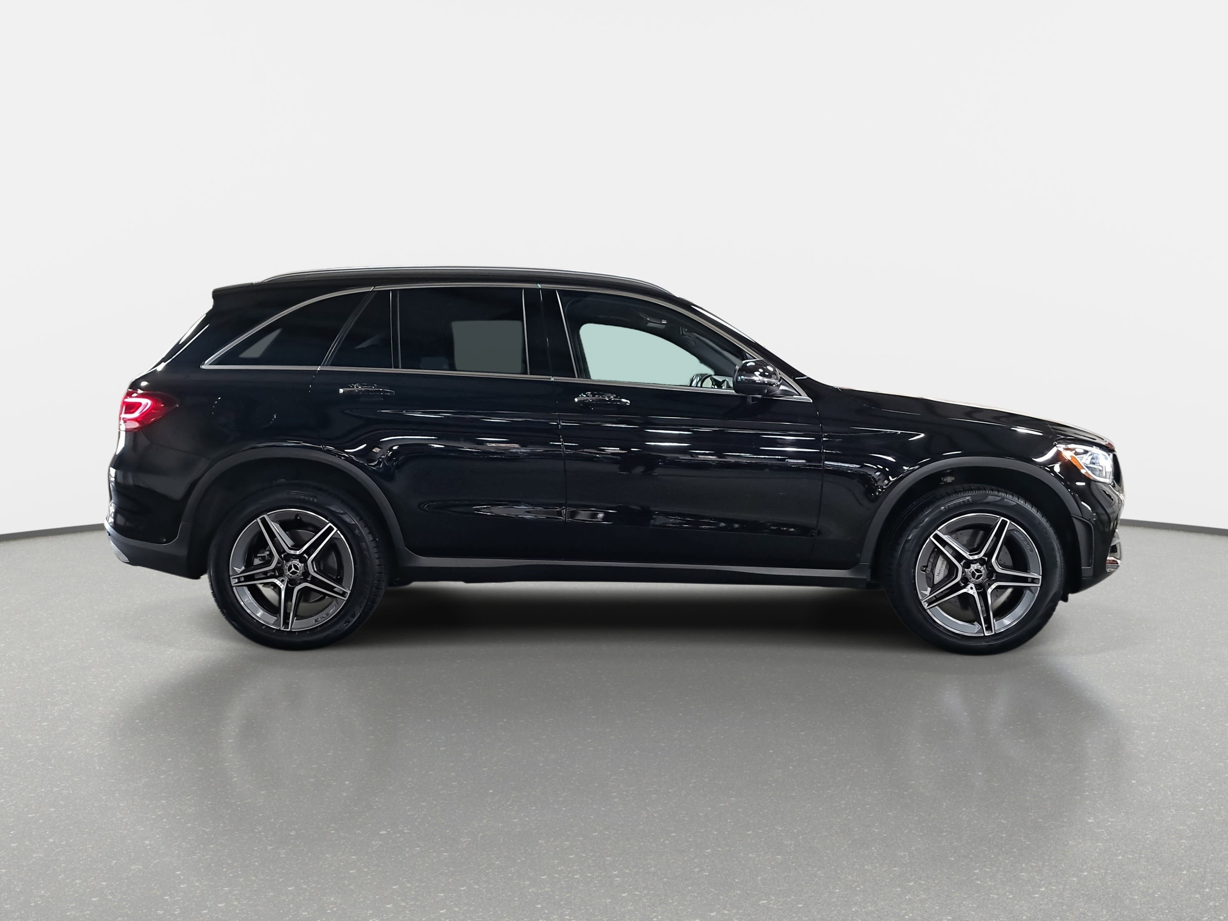 Used 2022 Mercedes-Benz GLC 300 4MATIC image 4