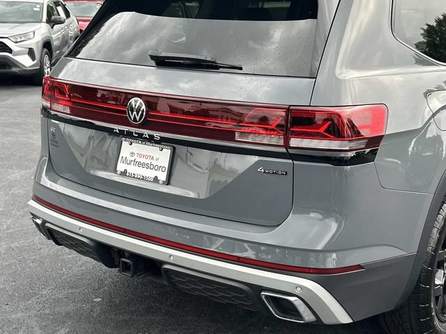 Used 2024 Volkswagen Atlas Peak Edition SE AWD/4WD image 11