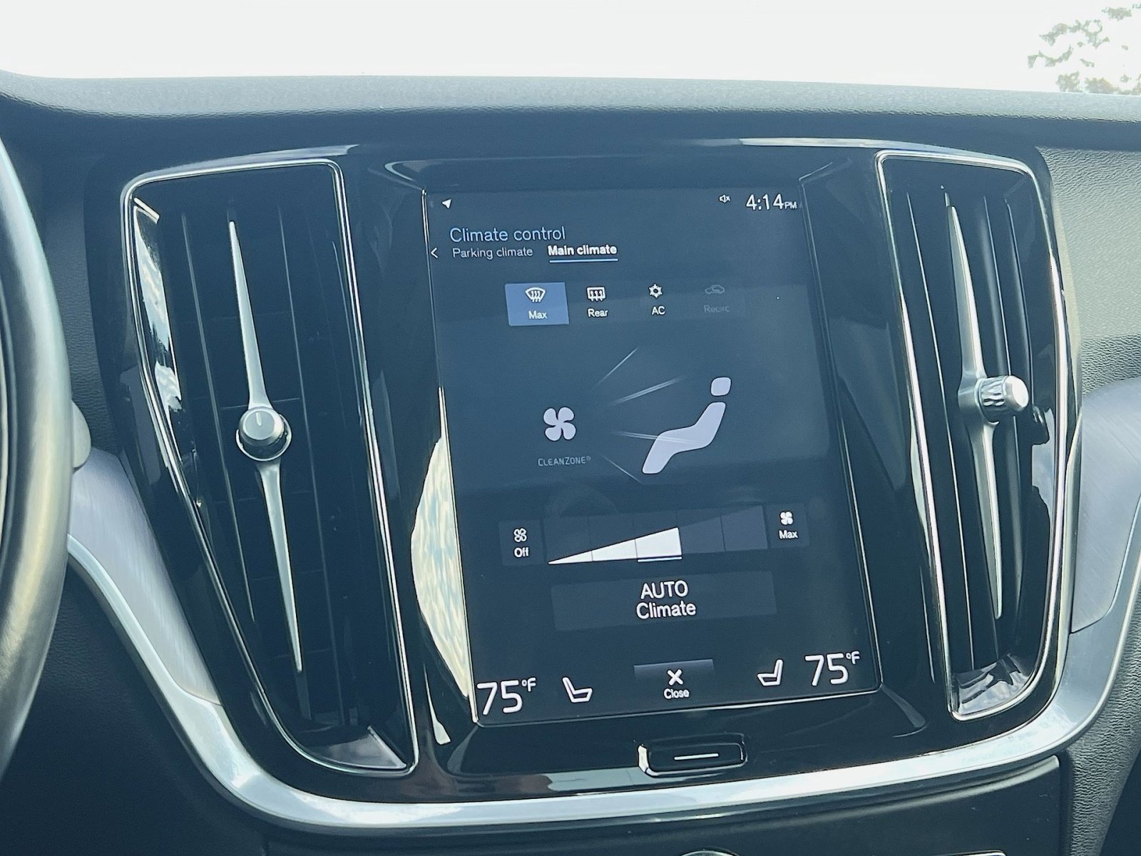 Used 2020 Volvo S60 T6 Momentum w/ Protection Package Premier image 21