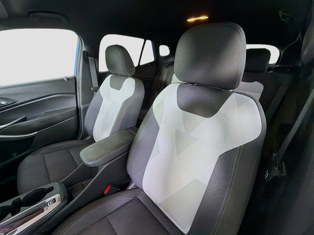 Used 2024 Chevrolet Trax RS w/ Driver Confidence Package image 13