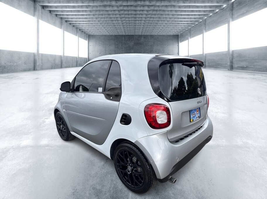Used 2016 smart fortwo Prime image 5