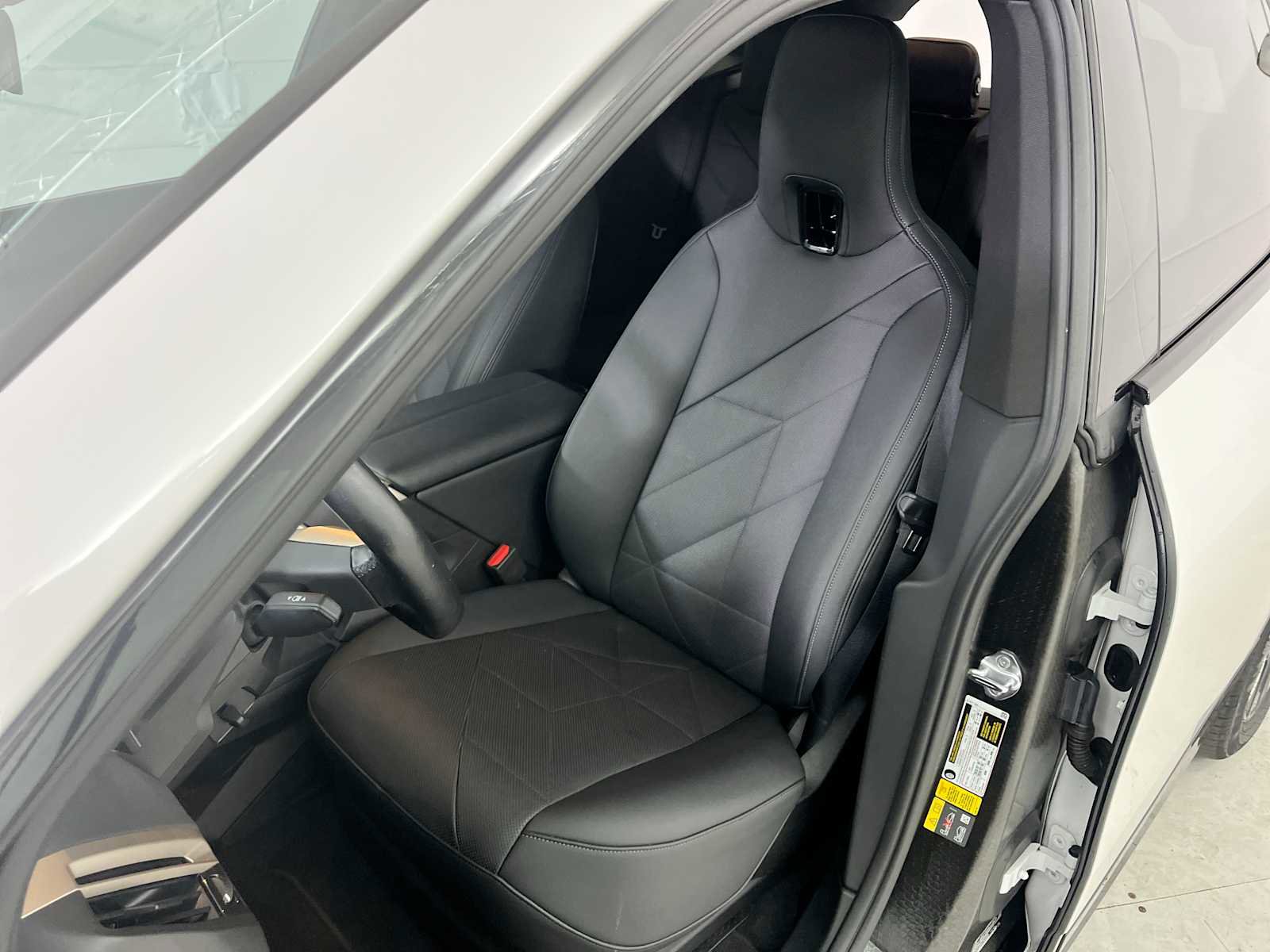 Used 2024 BMW iX xDrive50 w/ Sport Package image 13