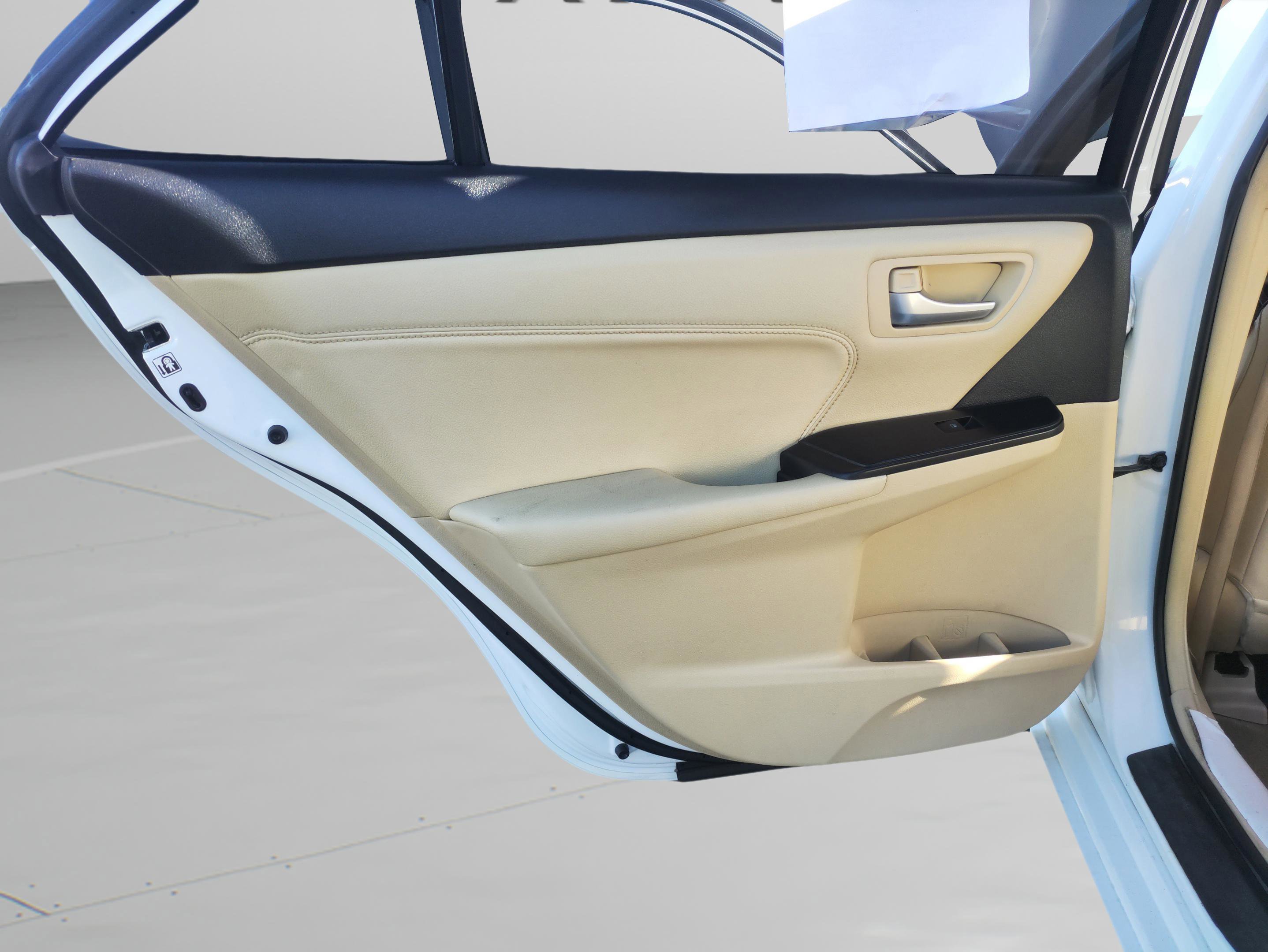 Used 2017 Toyota Camry XLE image 26