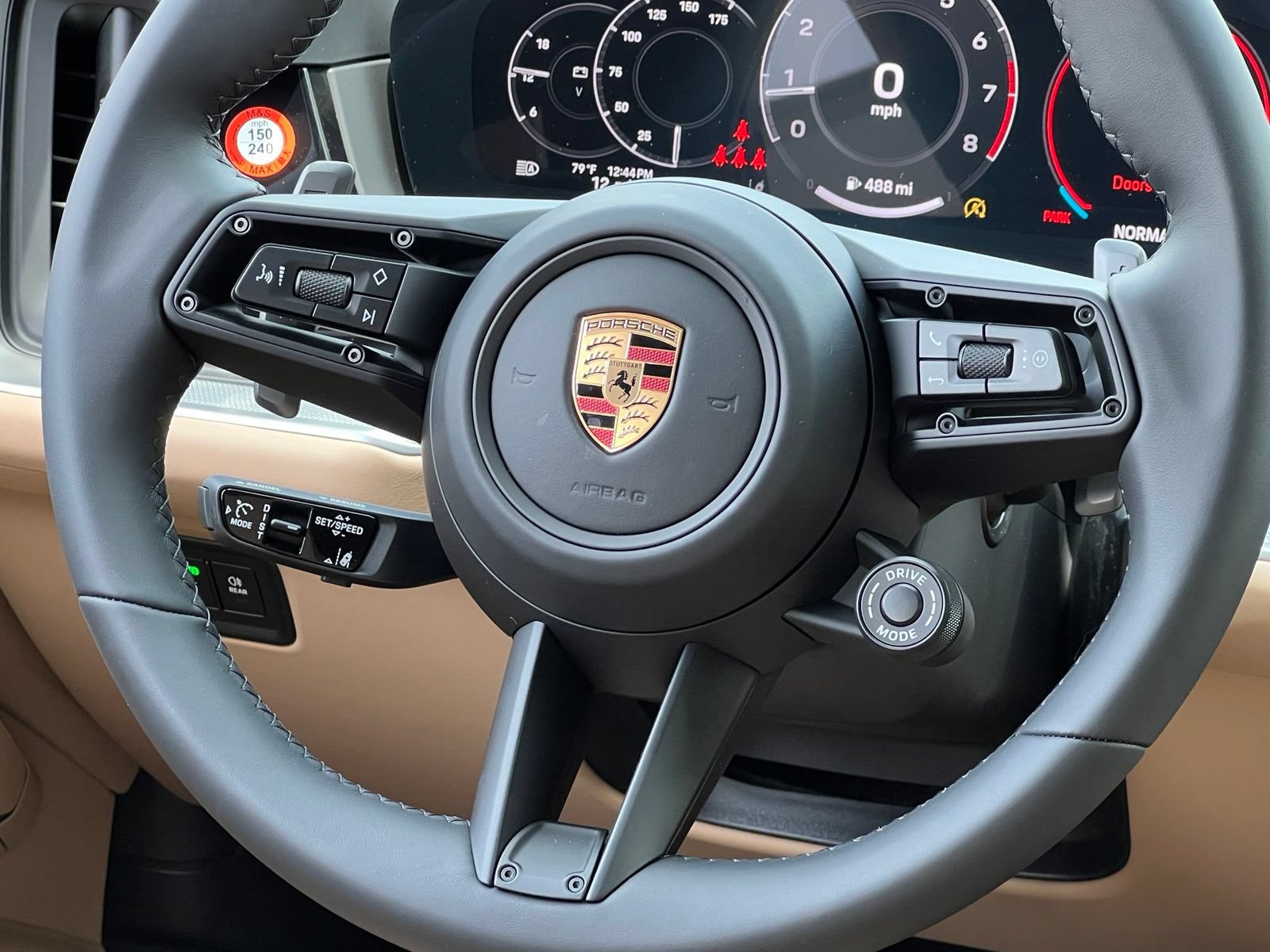 New 2026 Porsche Cayenne Coupe AWD/4WD image 24