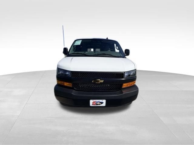 Certified 2026 Chevrolet Express 3500 w/ Driver Convenience Package RWD image 3