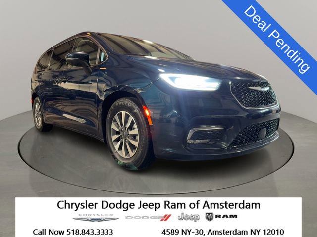 Used 2023 Chrysler Pacifica Touring-L image 1