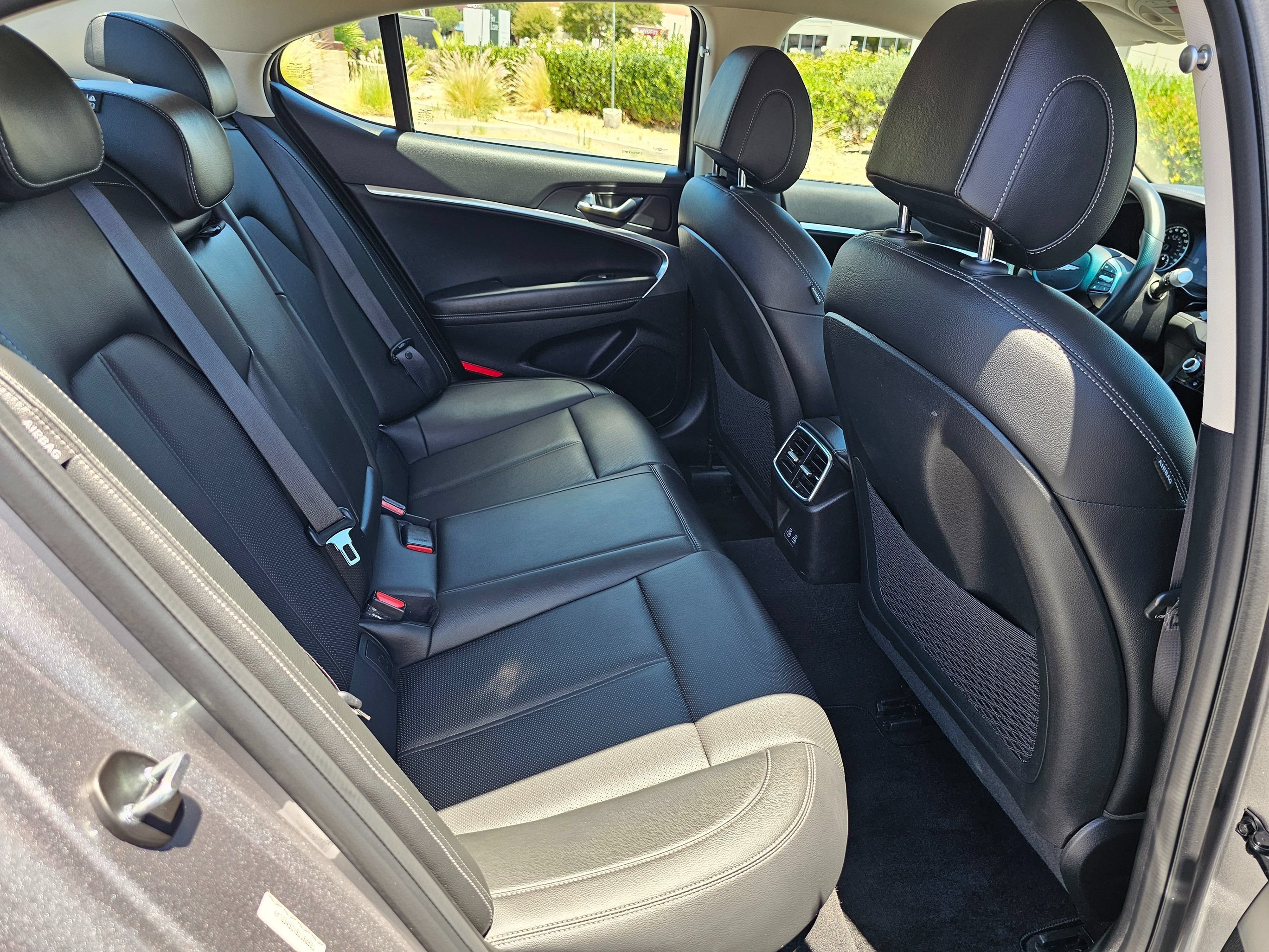 Used 2025 Genesis G70 2.5T RWD image 28