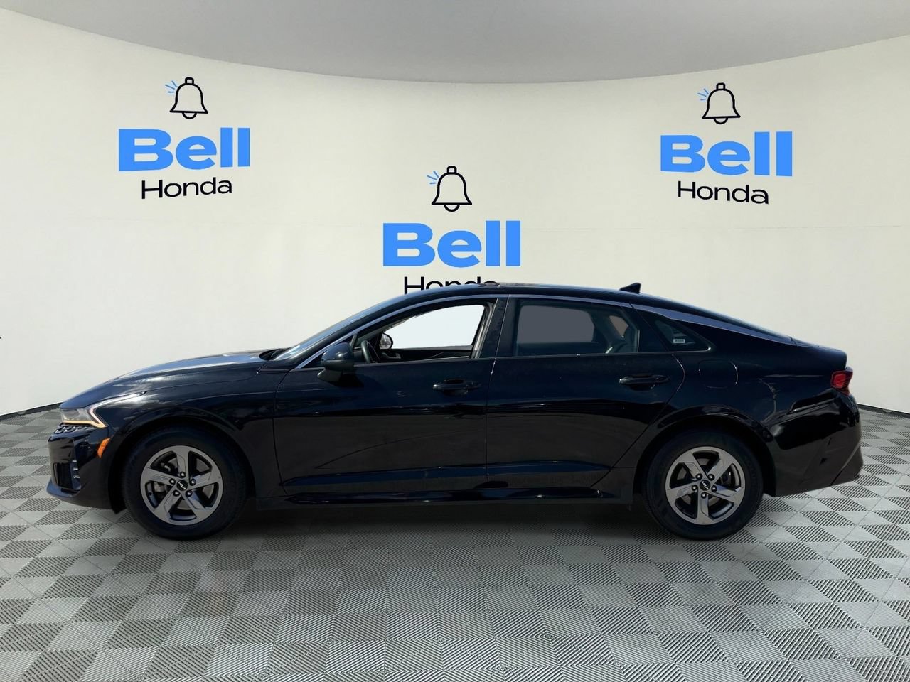 Used 2022 Kia K5 LXS FWD image 2