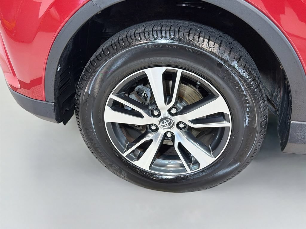 Used 2016 Toyota RAV4 XLE AWD/4WD image 31