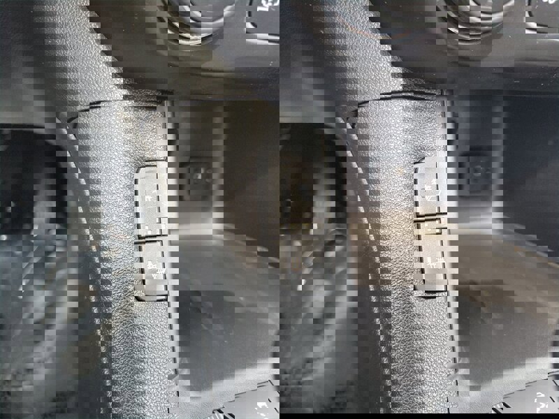 Used 2018 GMC Acadia SLT FWD image 32