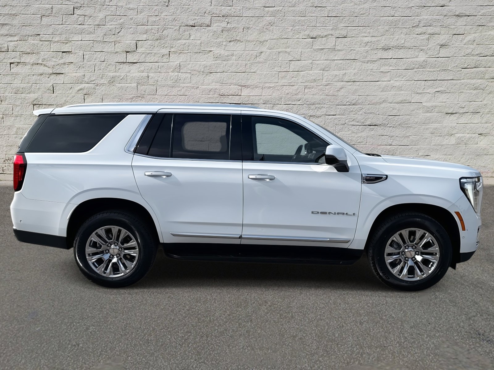 Used 2025 GMC Yukon Denali image 4