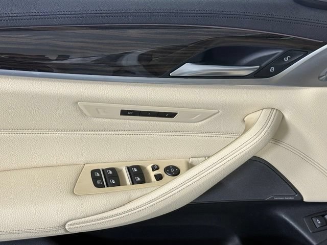 Used 2018 BMW 540i RWD image 15