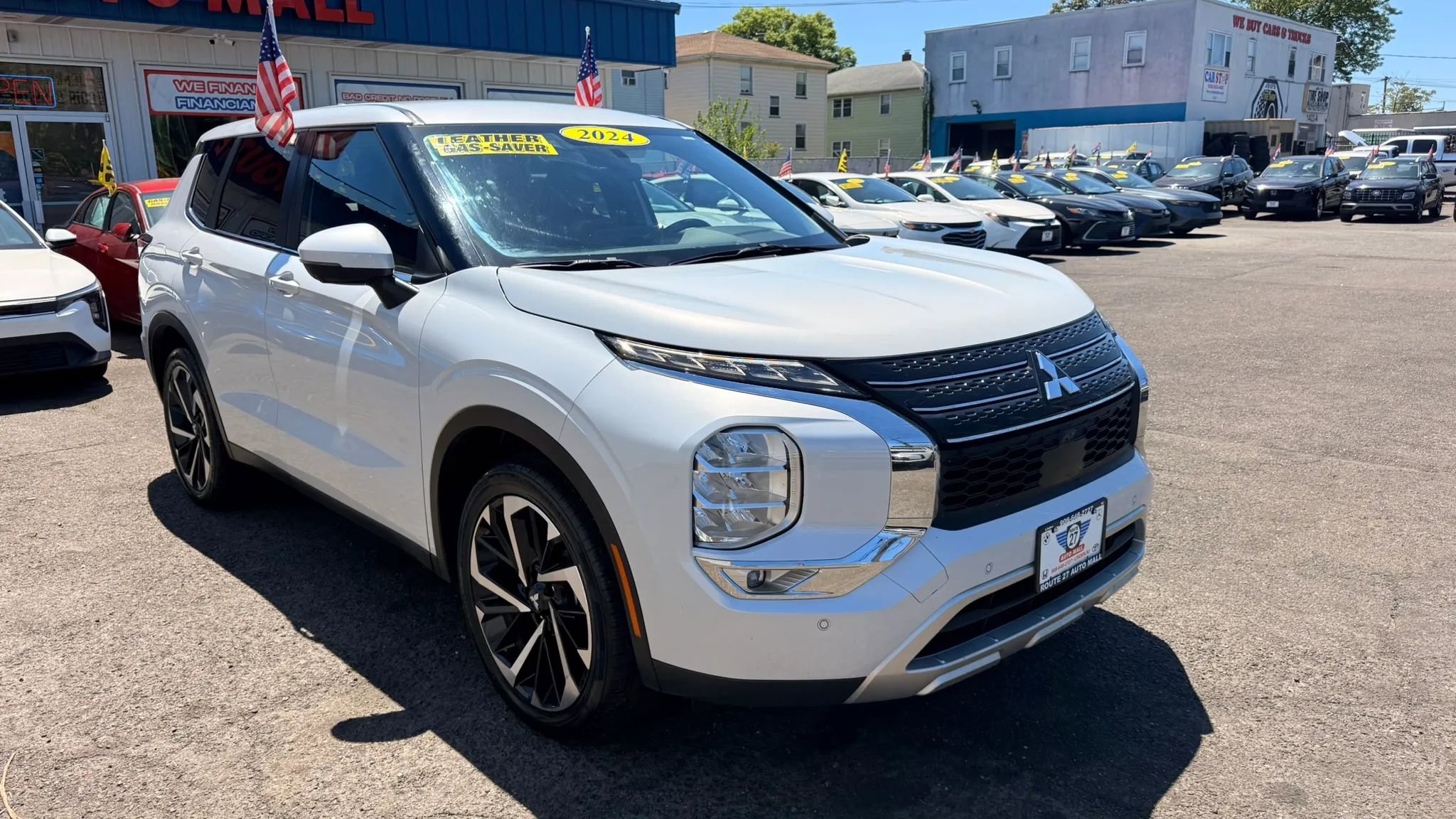 Used 2024 Mitsubishi Outlander FWD image 2