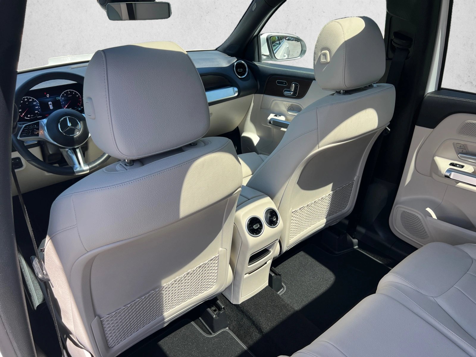 Used 2026 Mercedes-Benz GLB 250 4MATIC image 19