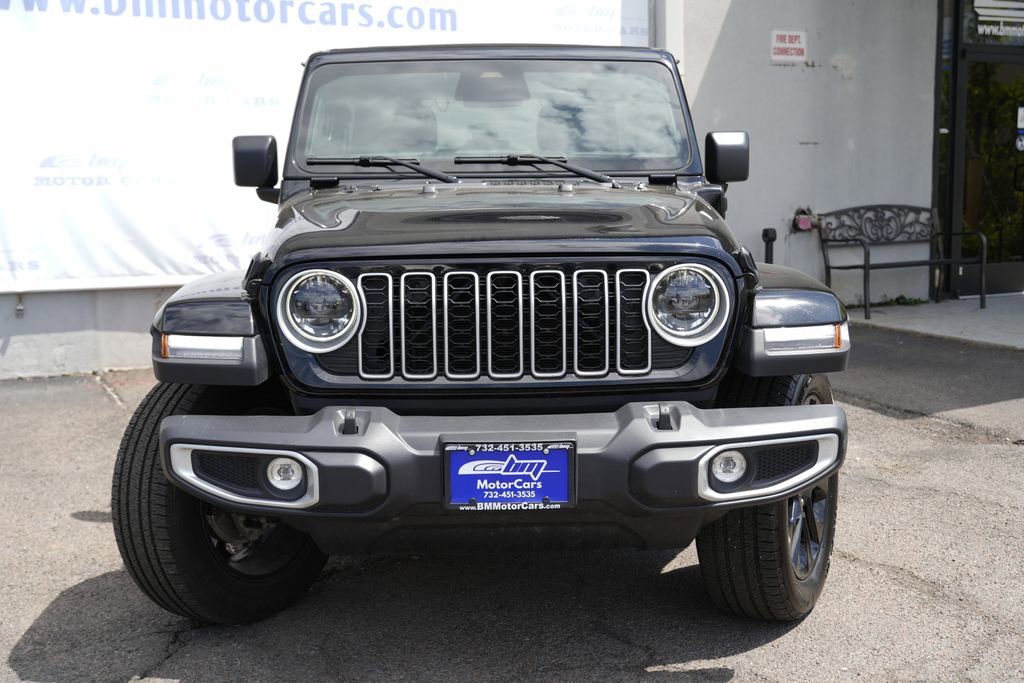 Used 2025 Jeep Wrangler Unlimited Sahara w/ Safety Group AWD/4WD image 5