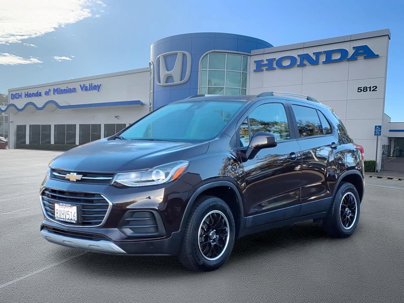 Used 2021 Chevrolet Trax LT AWD/4WD image 1
