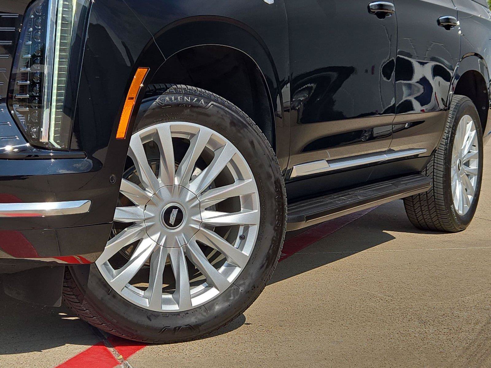 Certified 2025 Cadillac Escalade Luxury RWD image 8