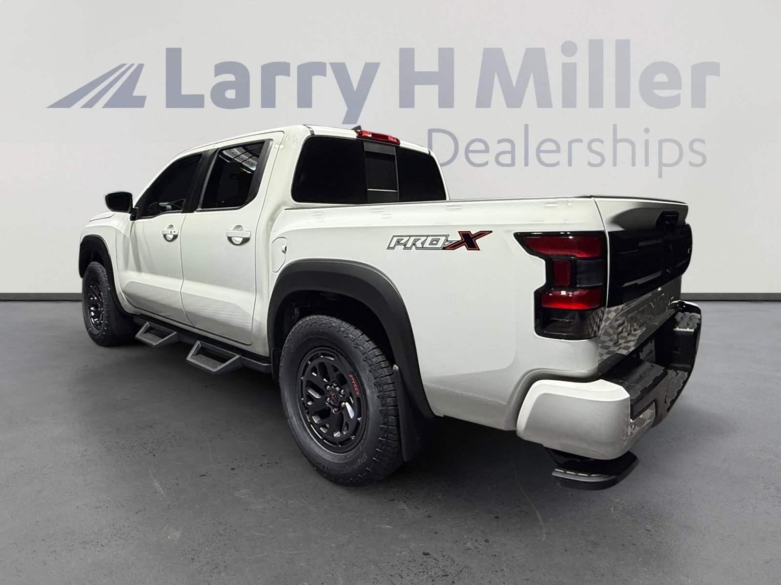 New 2026 Nissan Frontier Pro-X w/ Tow Package RWD image 3
