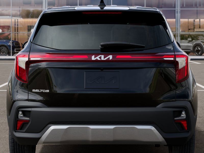 New 2026 Kia Seltos LX FWD image 13