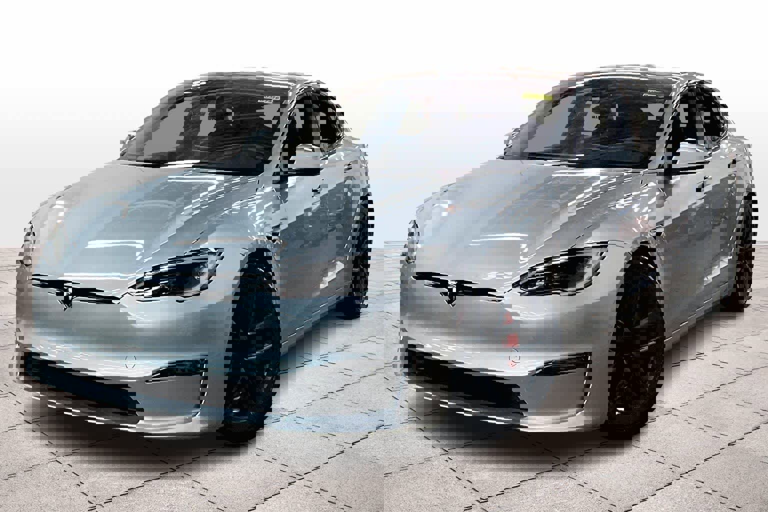 Used 2025 Tesla Model S Plaid image 1