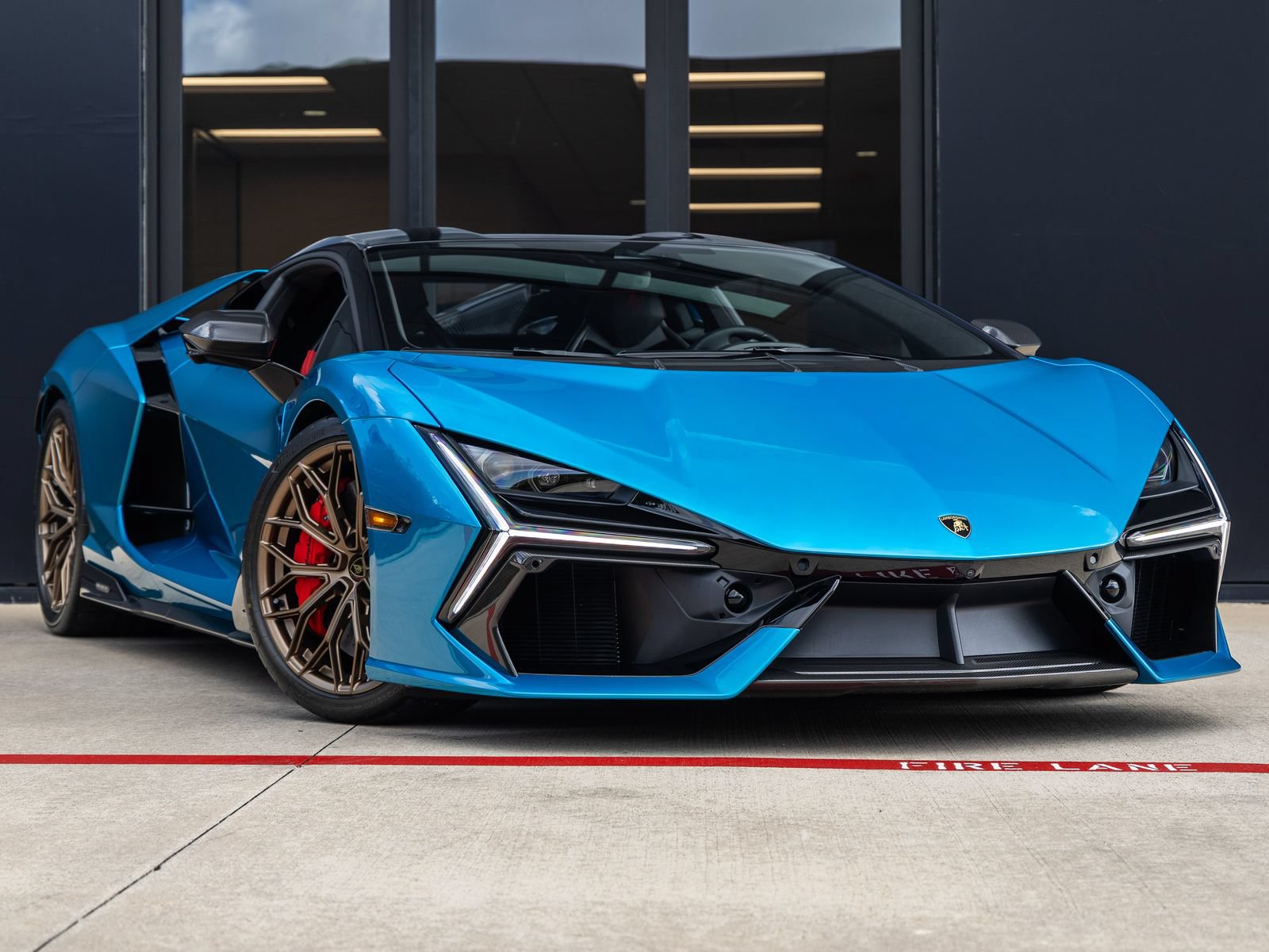 Used 2026 Lamborghini Revuelto AWD/4WD image 3