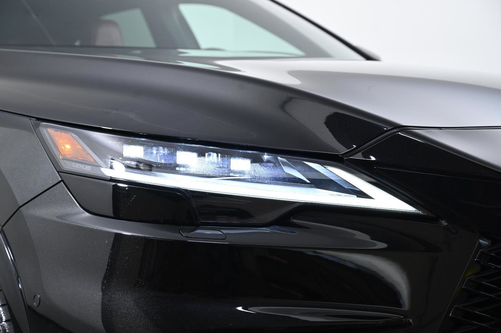 Used 2024 Lexus RX 500h F Sport w/ Convenience Package image 4