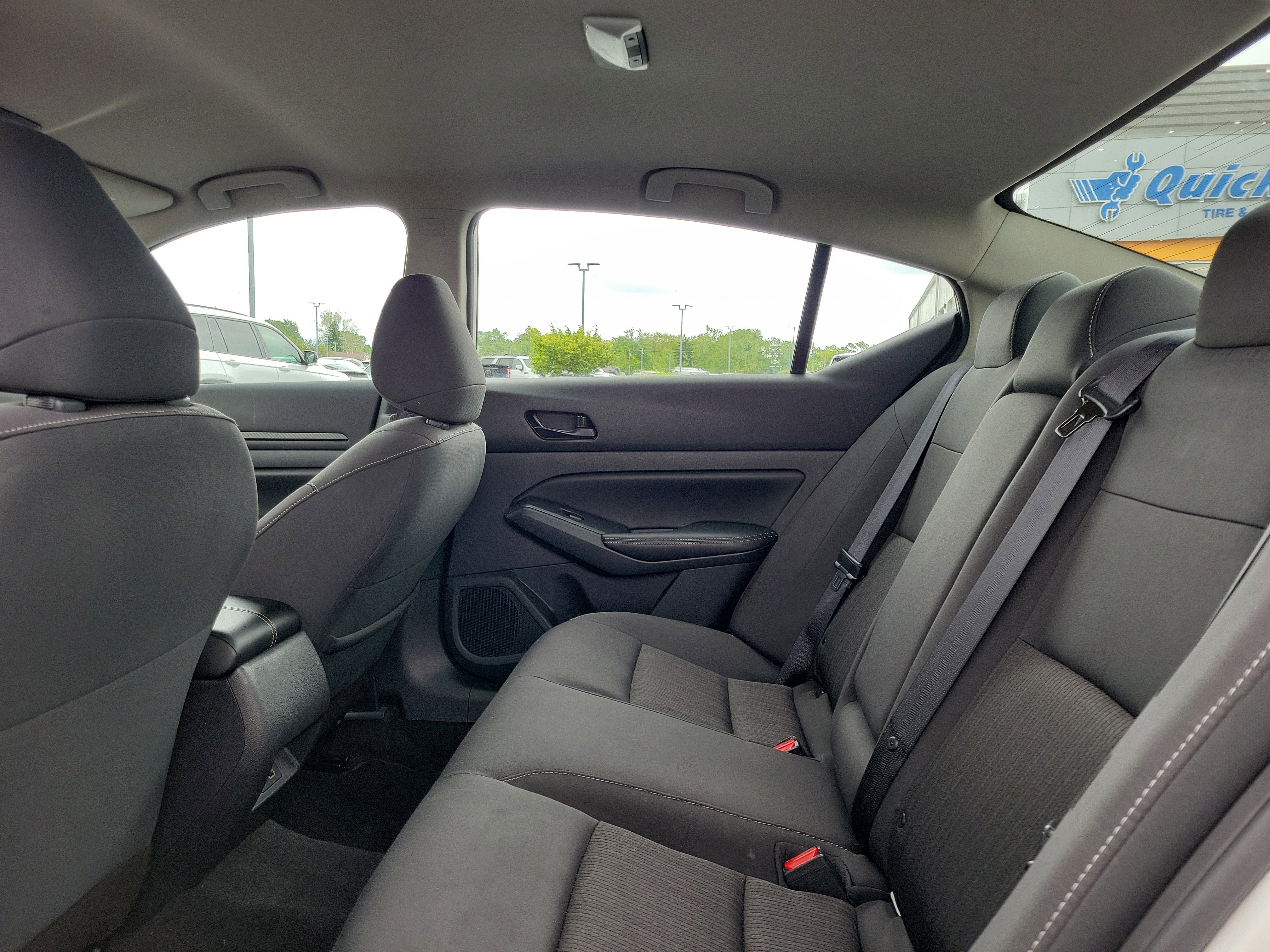 Used 2025 Nissan Altima 2.5 SV FWD image 11