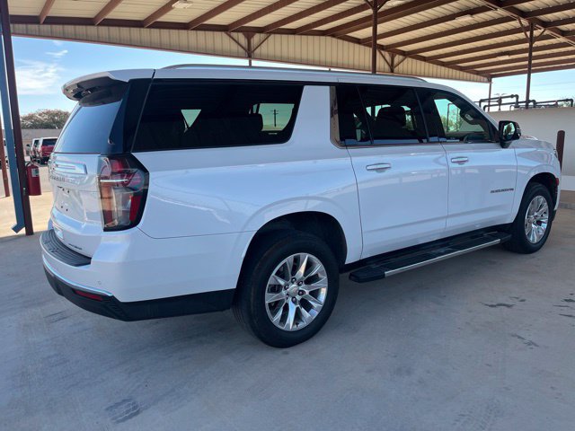 Used 2023 Chevrolet Suburban Premier AWD/4WD image 4