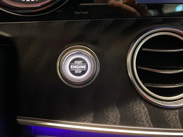 Used 2019 Mercedes-Benz E 300 4MATIC image 19