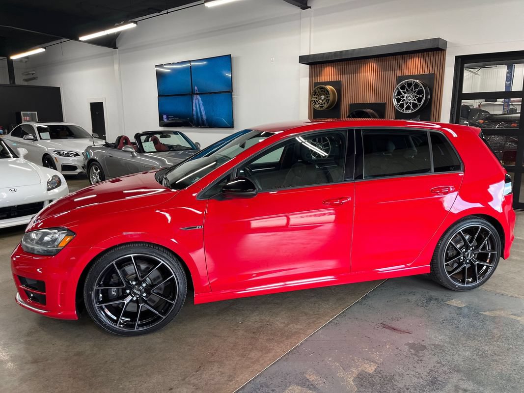 Used 2015 Volkswagen Golf R 4-Door AWD/4WD image 5