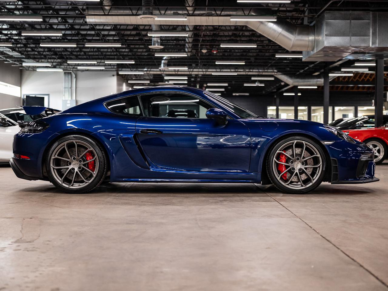 Used 2020 Porsche 718 Cayman GT4 RWD image 4