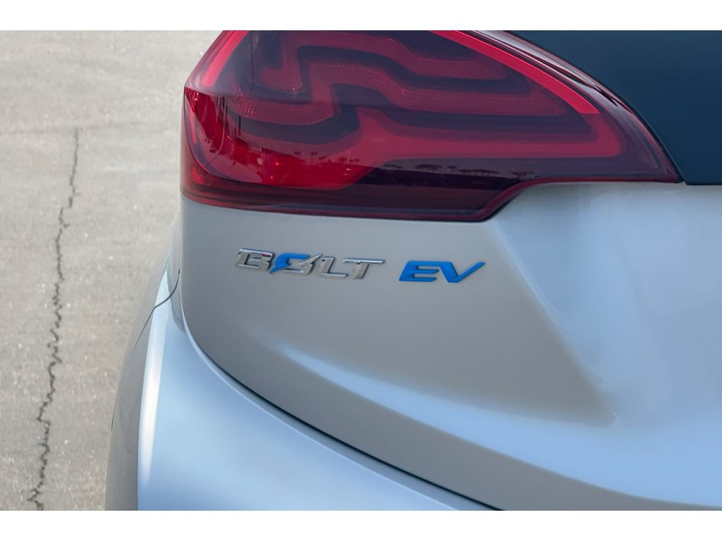 Used 2017 Chevrolet Bolt Premier w/ Driver Confidence II Package FWD image 46