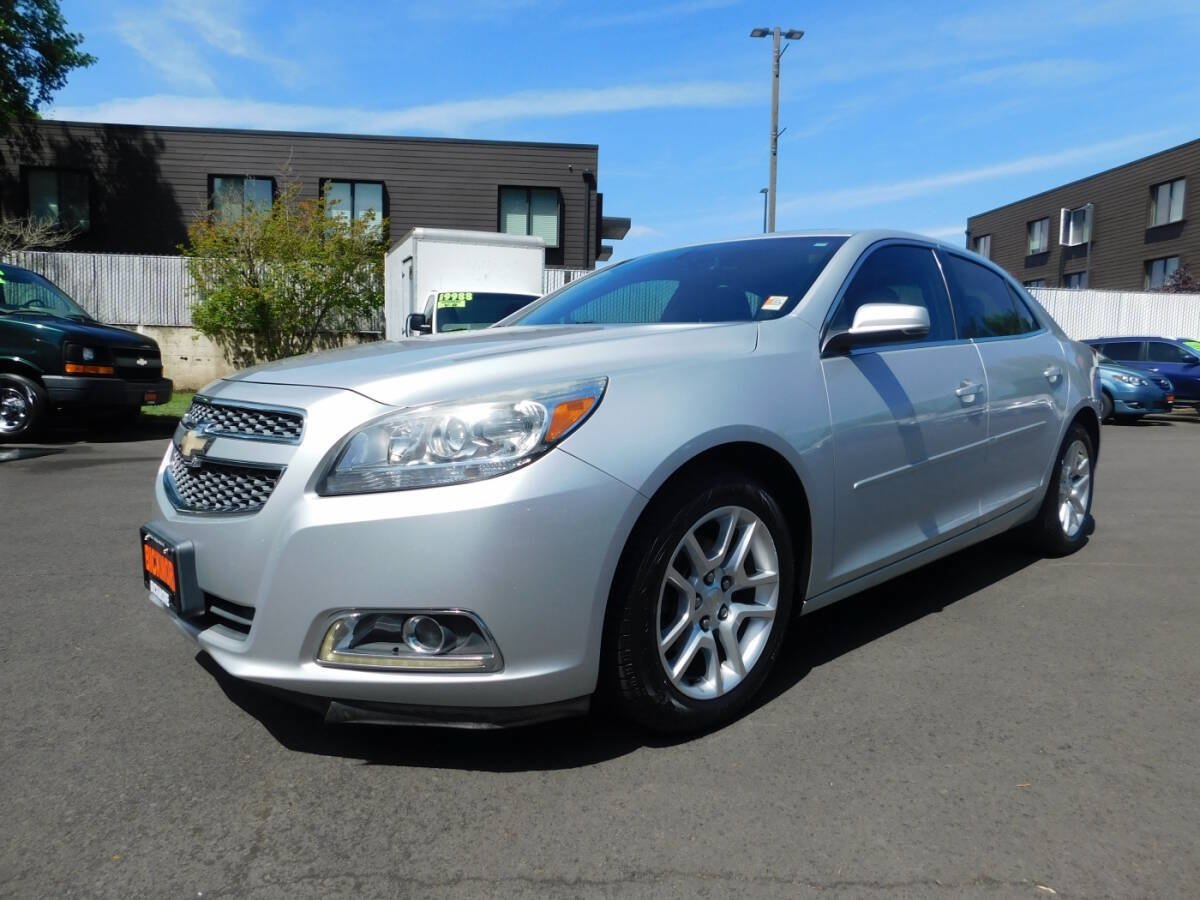 Used 2013 Chevrolet Malibu LT w/ Power Convenience Package FWD image 4