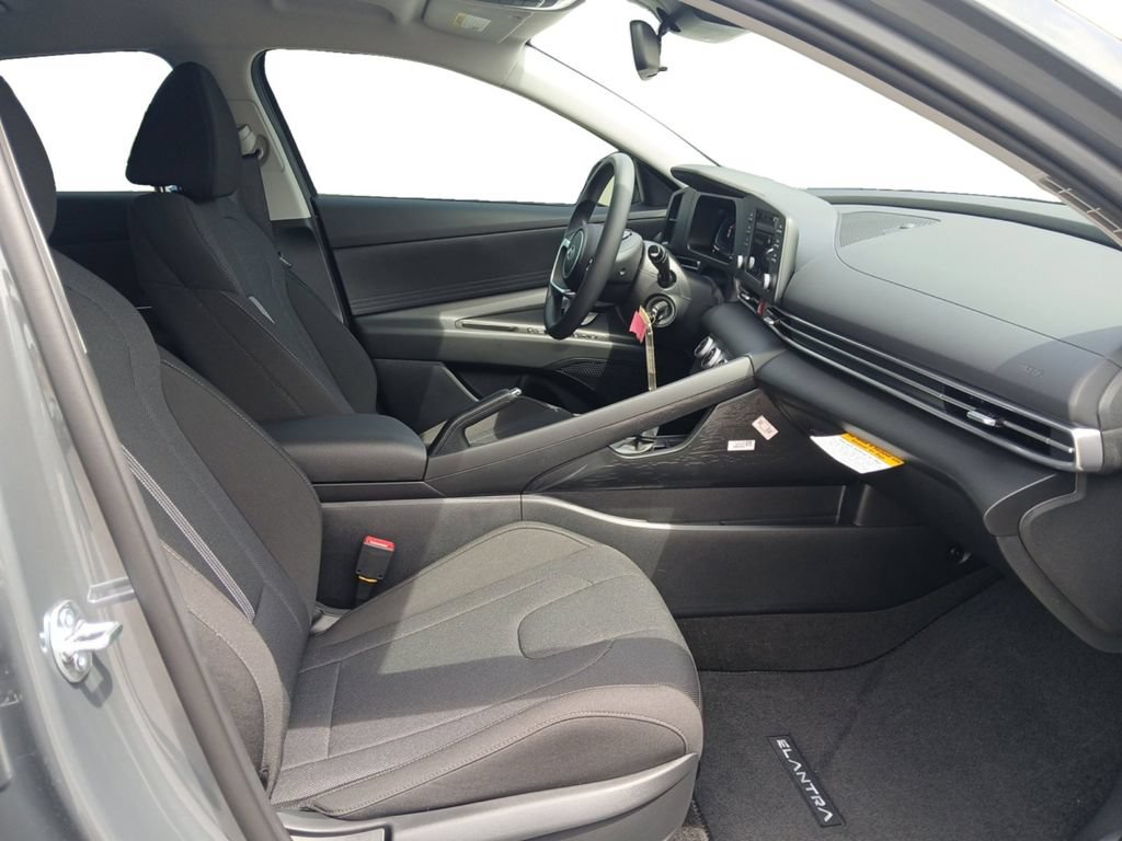 New 2026 Hyundai Elantra SE FWD image 15