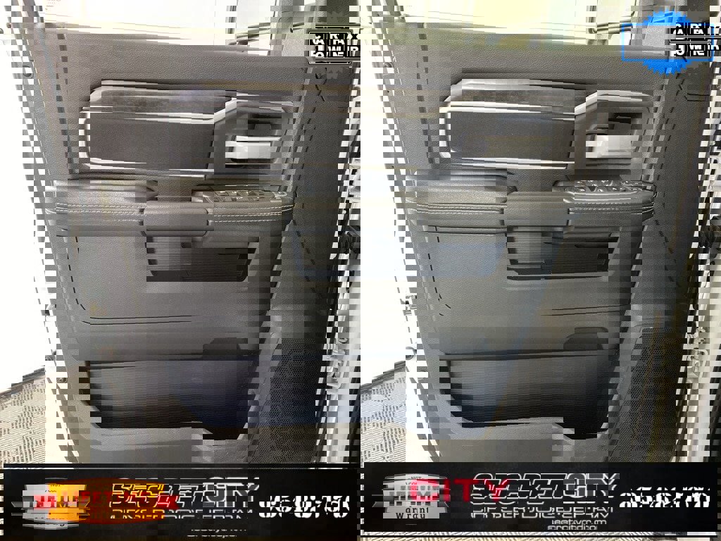 Used 2024 RAM 2500 Big Horn w/ Sport Appearance Package image 12