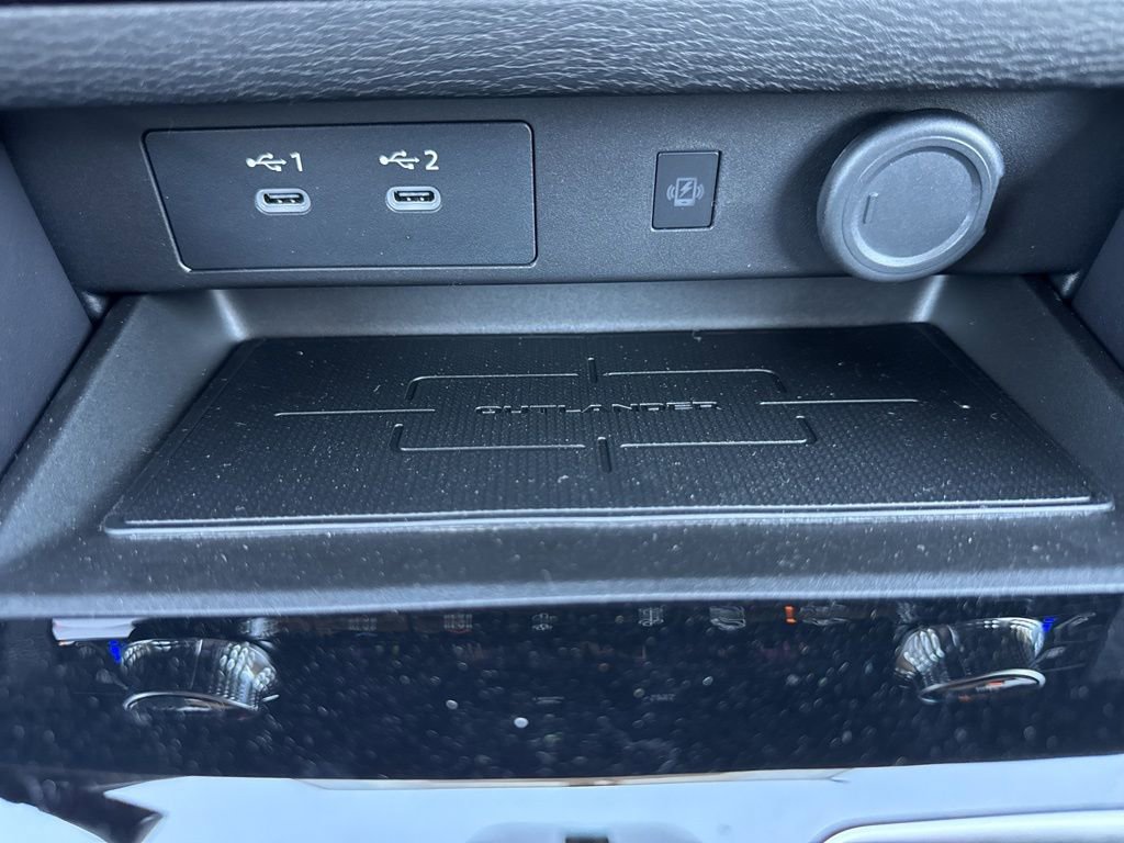 New 2026 Mitsubishi Outlander SEL FWD image 15