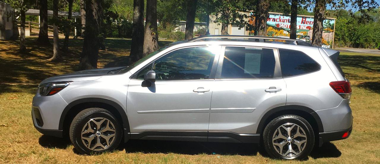 Used 2019 Subaru Forester Premium w/ All-Weather Package AWD/4WD image 3