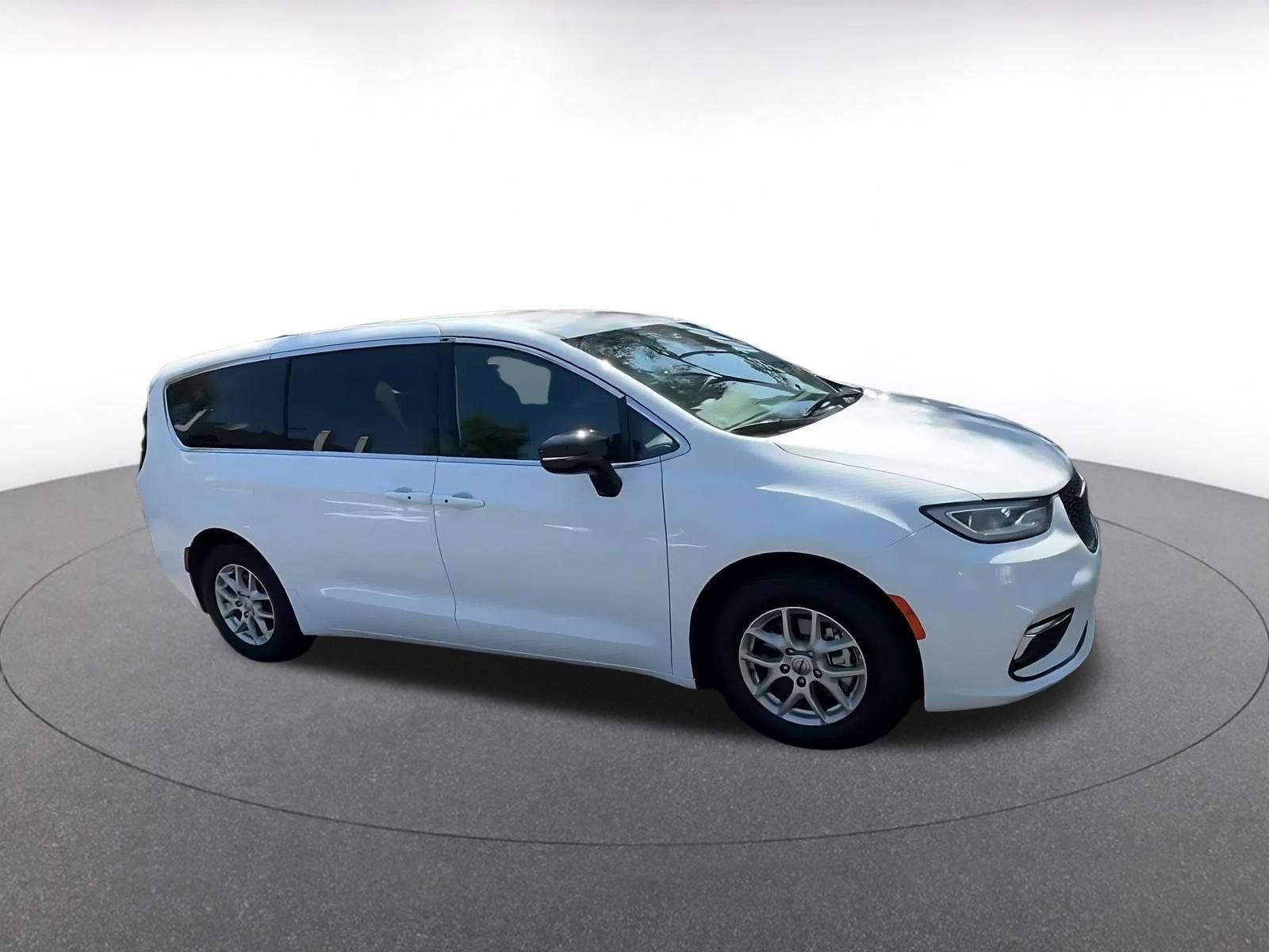 Used 2025 Chrysler Pacifica Select FWD video 2