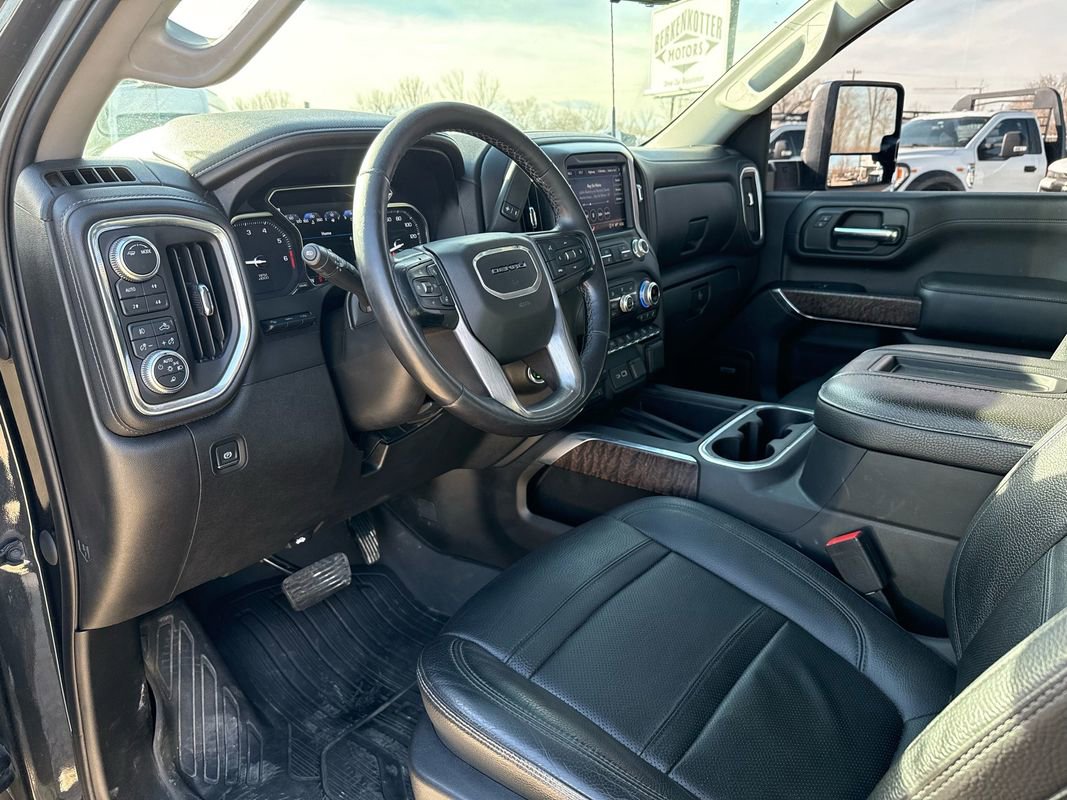 Used 2021 GMC Sierra 3500 Denali w/ Denali Ultimate Package image 30