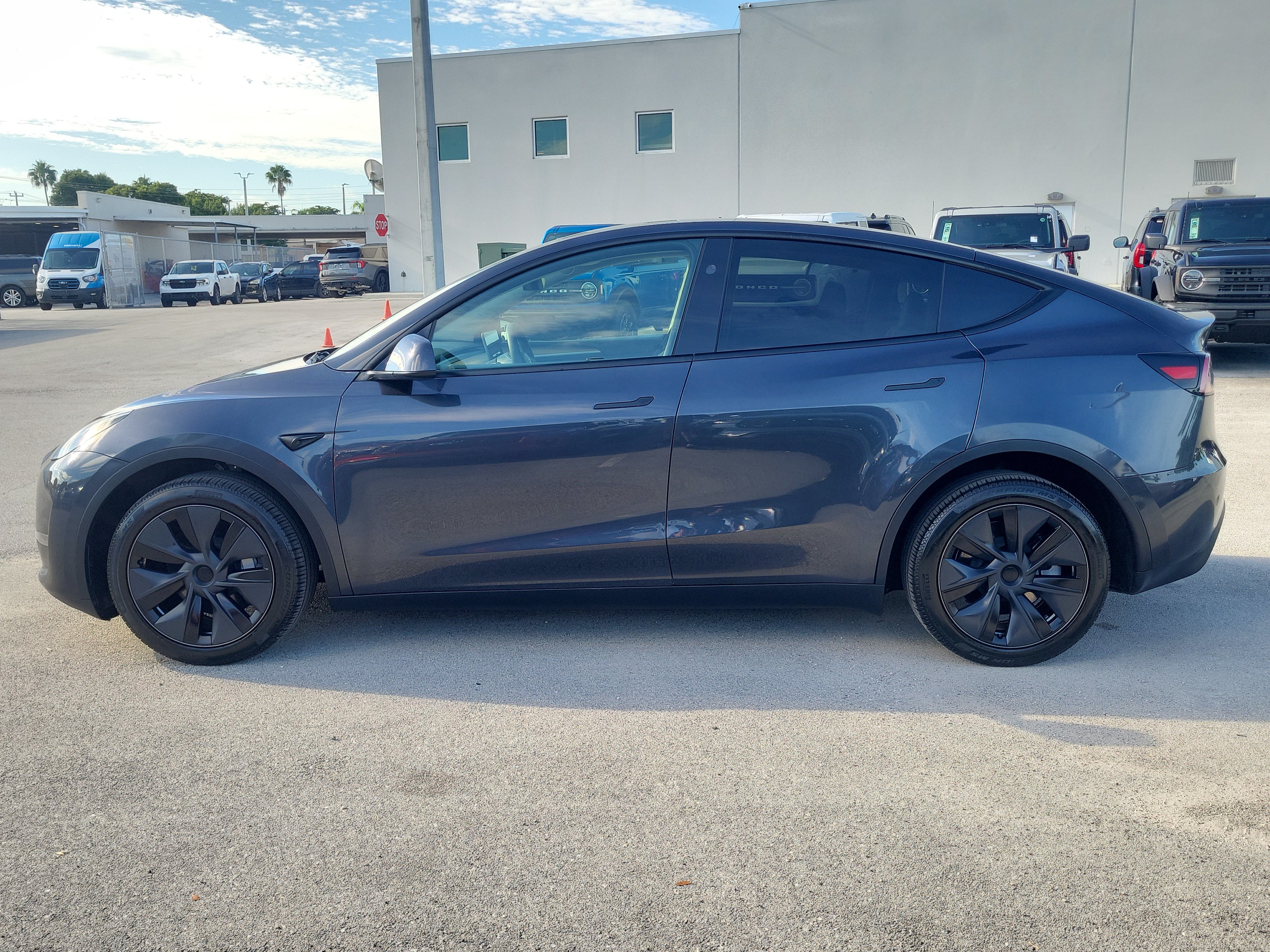 Used 2024 Tesla Model Y Long Range AWD/4WD image 8