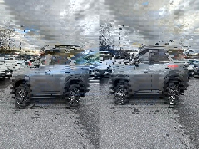 New 2025 Nissan Pathfinder SV image 8