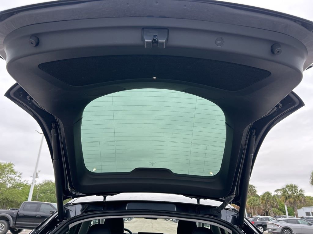 Used 2025 Tesla Model Y Long Range image 46