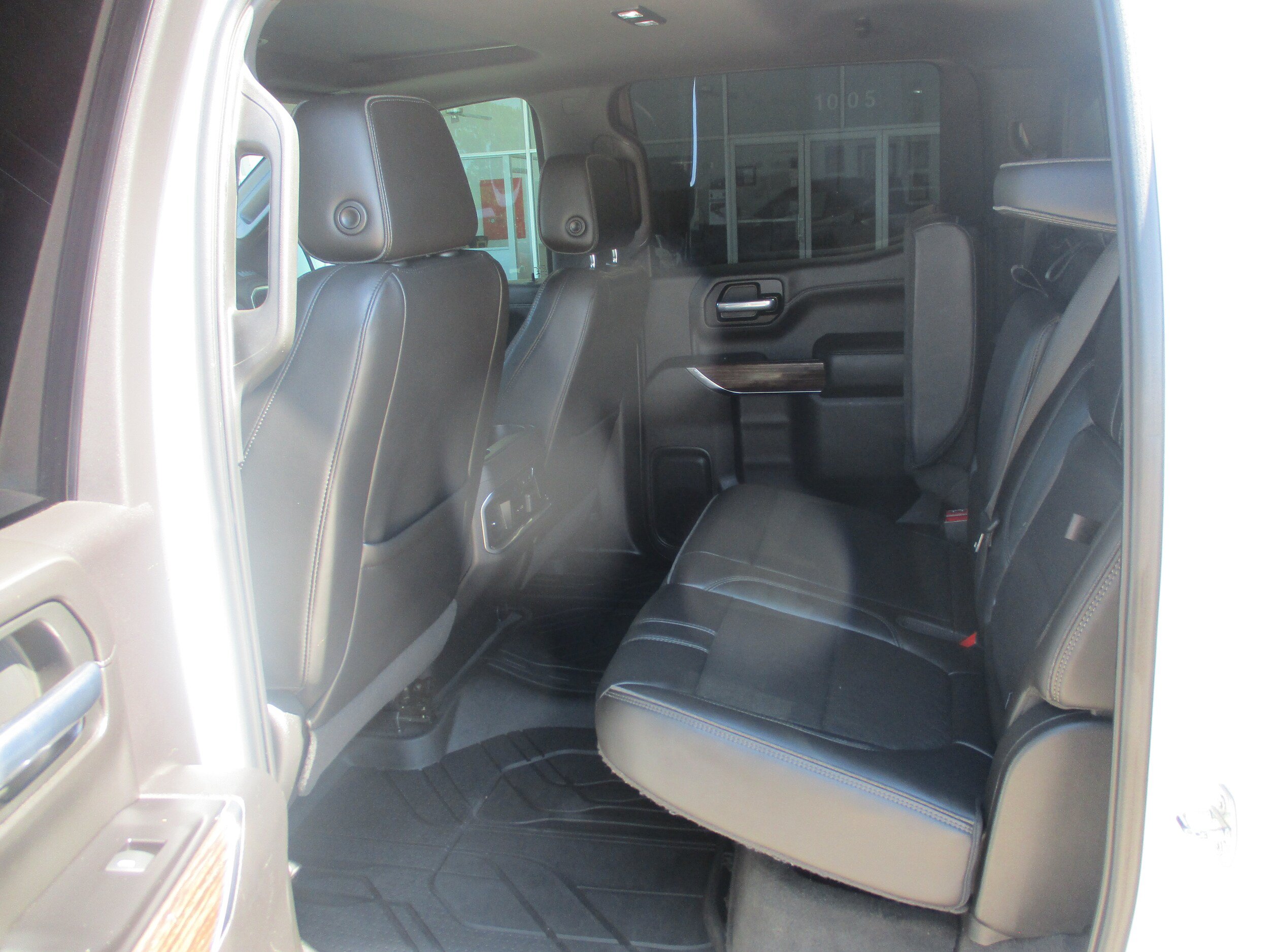 Used 2020 Chevrolet Silverado 1500 High Country w/ Technology Package AWD/4WD image 5