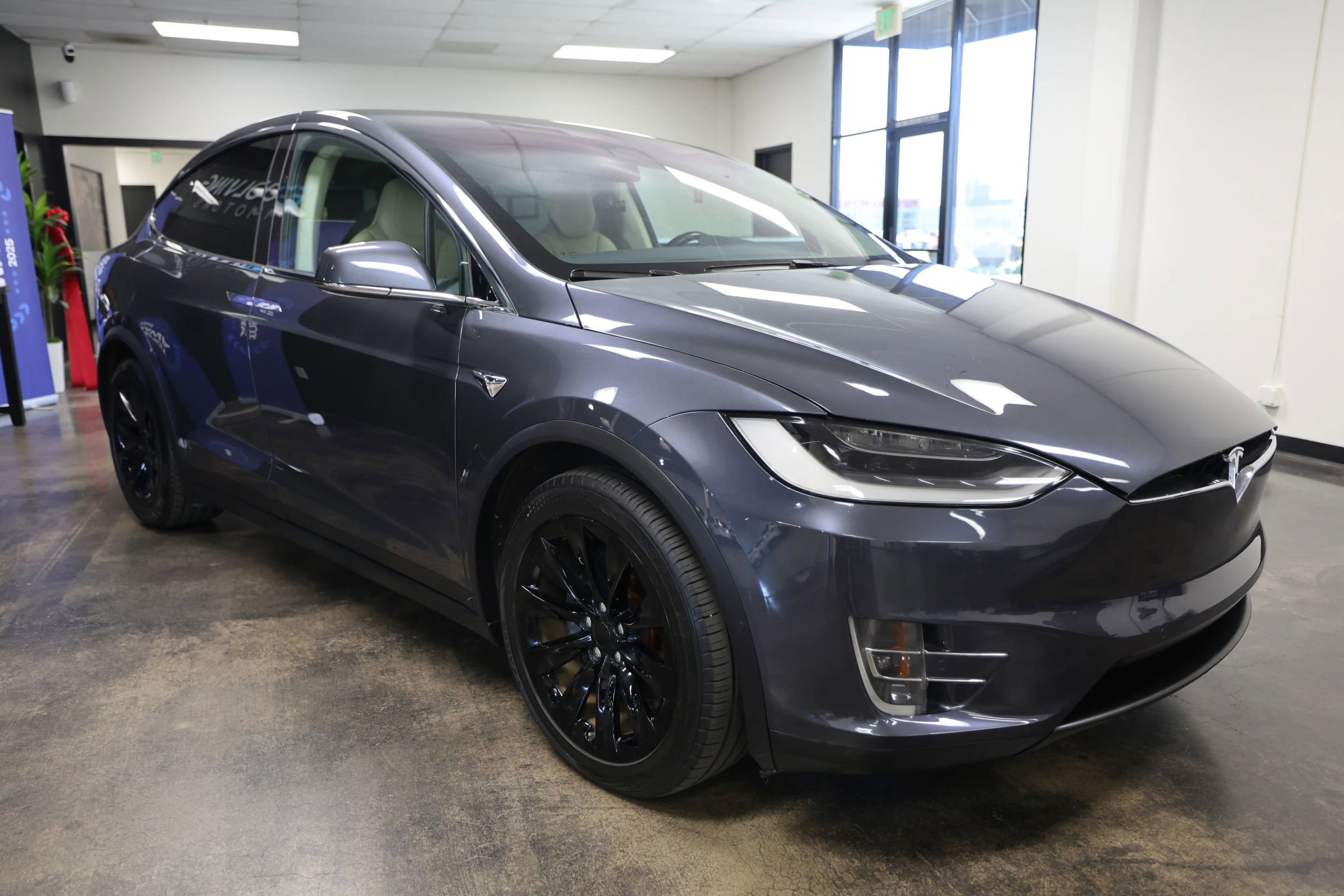 Used 2017 Tesla Model X 100D image 7