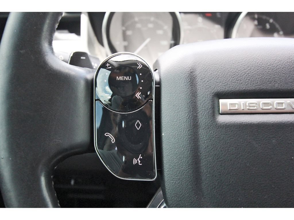 Used 2020 Land Rover Discovery SE AWD/4WD image 14