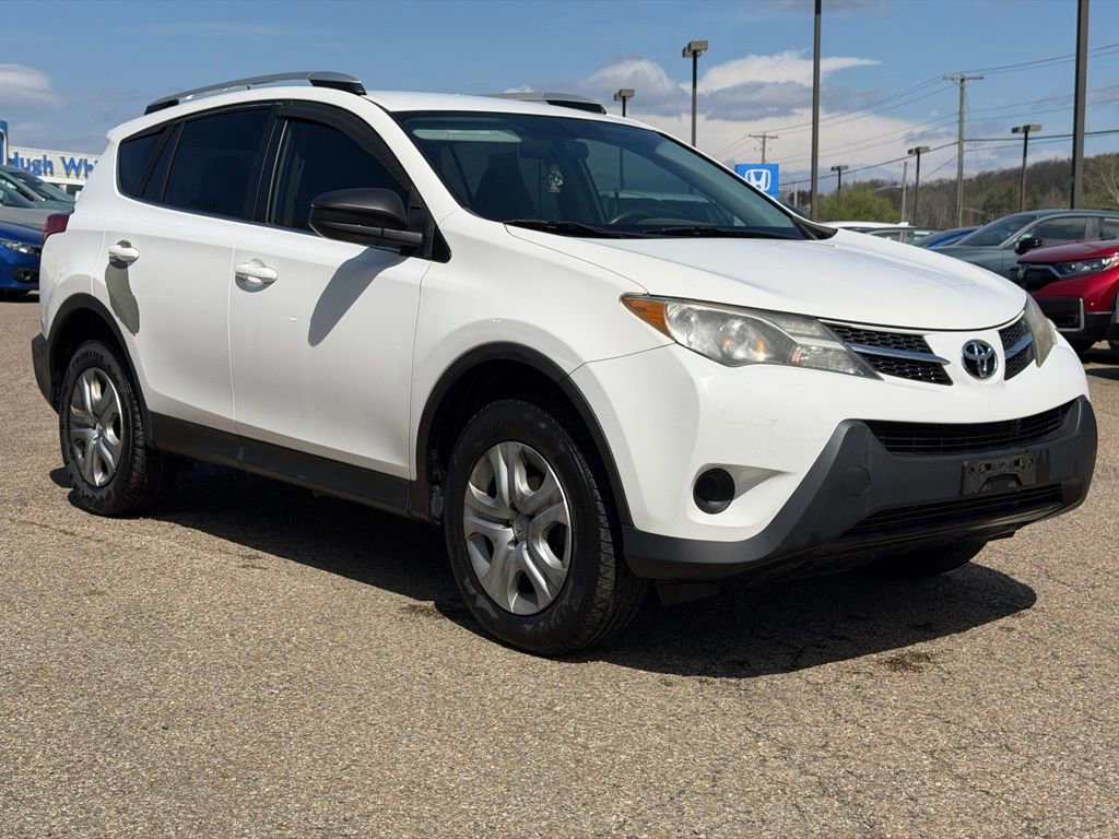 Used 2013 Toyota RAV4 LE image 2